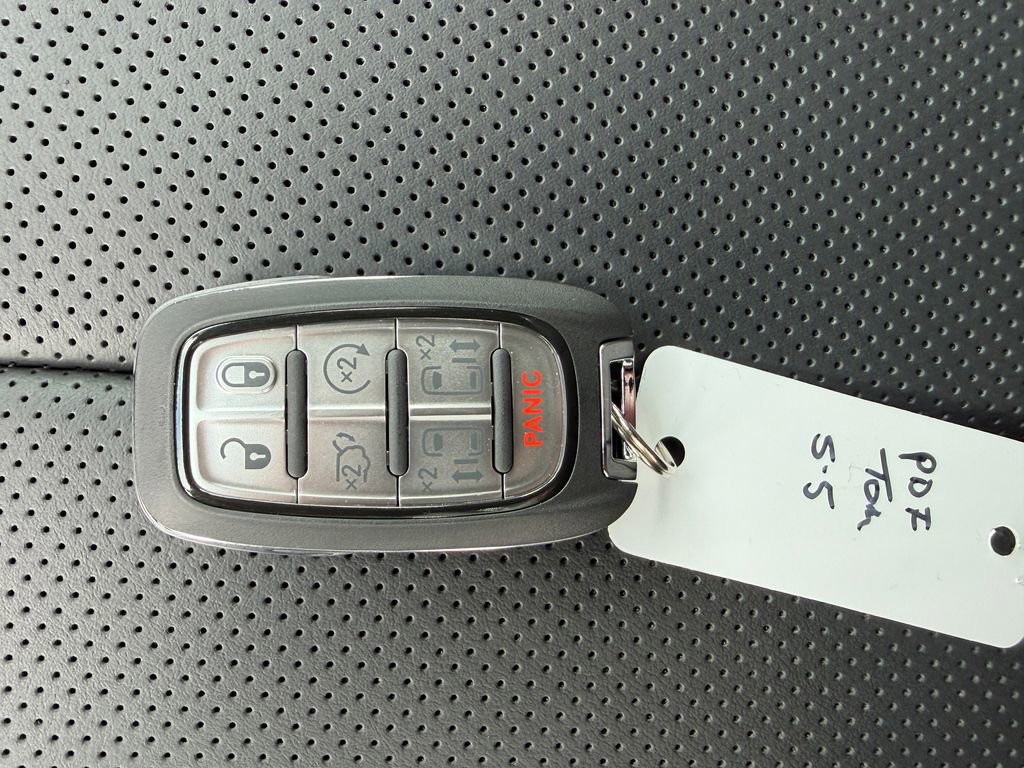 New 2027 Chrysler Pacifica Limited AWD/4WD image 42
