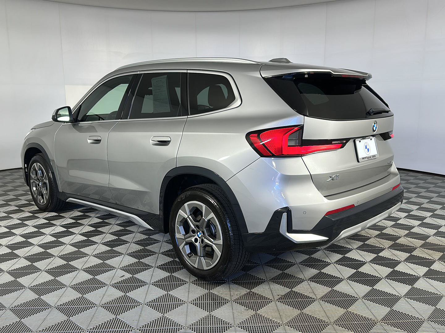 Used 2023 BMW X1 xDrive28i w/ Convenience Package AWD/4WD image 25
