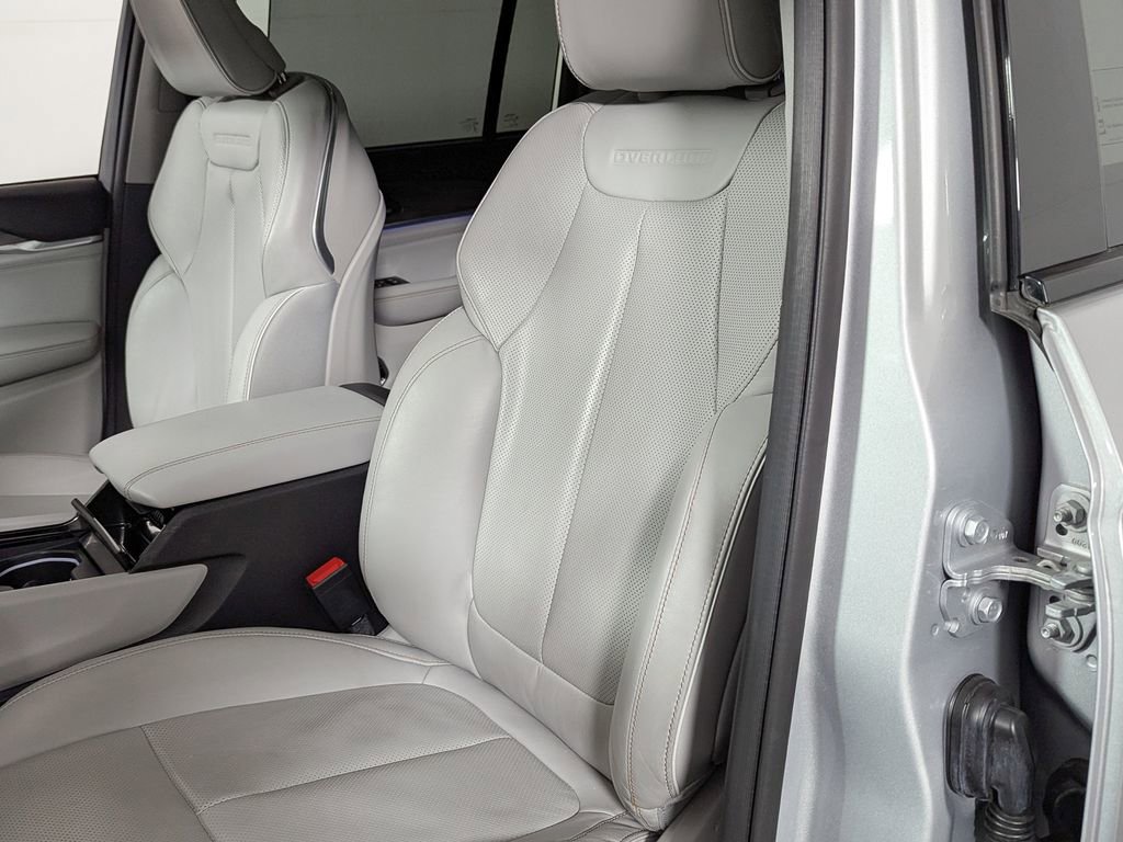 Used 2022 Jeep Grand Cherokee Overland w/ Adv Protech Group III image 19