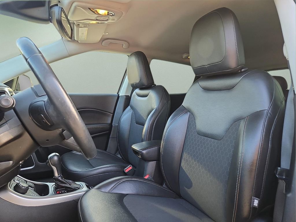 Used 2018 Jeep Compass Latitude w/ Popular Equipment Group image 14