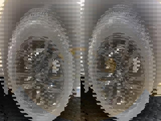 Used 2022 GMC Yukon Denali w/ Denali Premium Package image 10