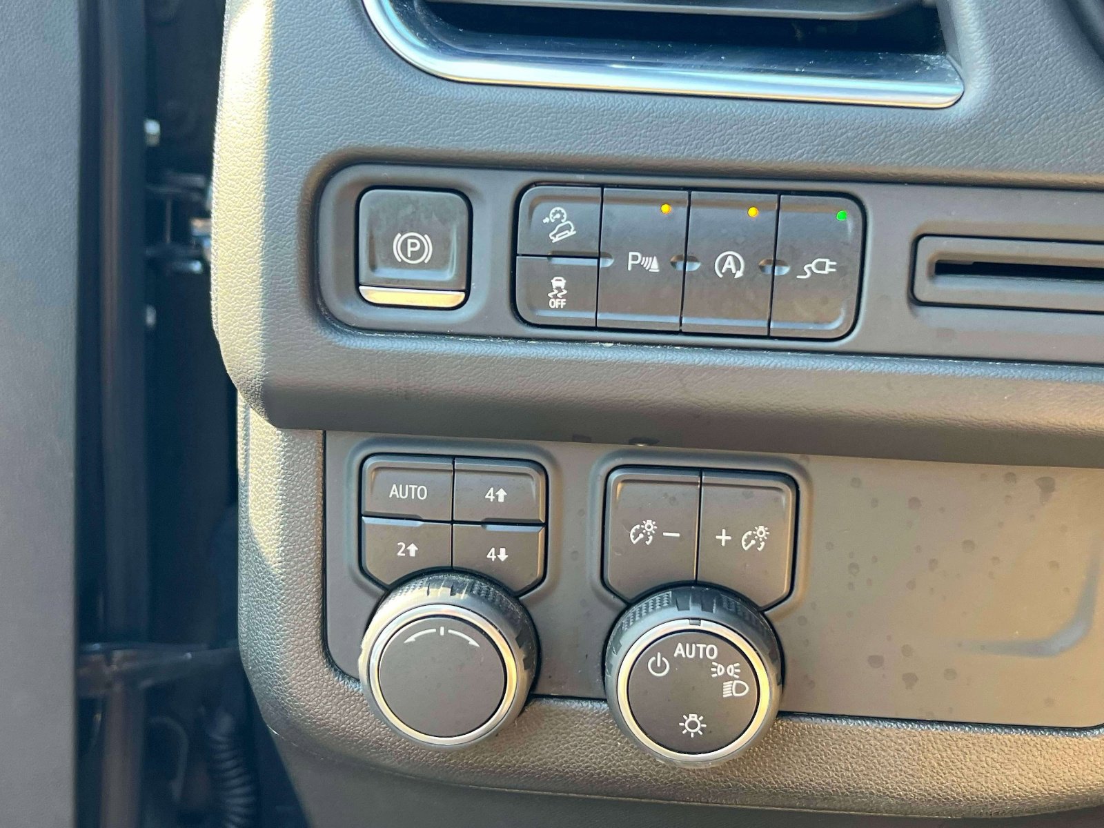 Used 2021 Chevrolet Tahoe Z71 image 18