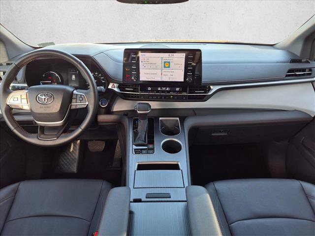 Used 2024 Toyota Sienna XSE FWD image 15