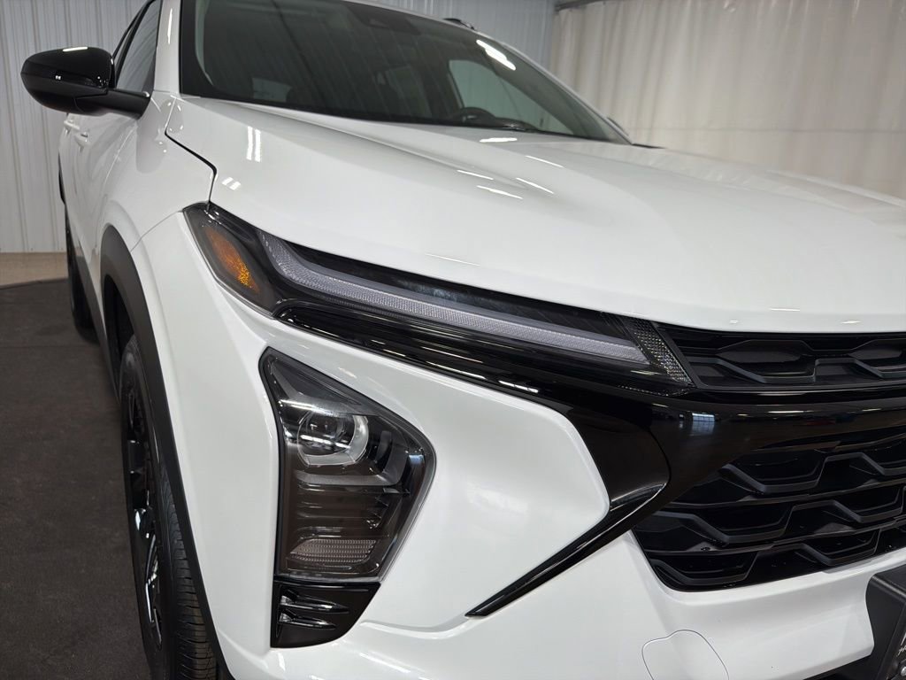 New 2026 Chevrolet Trax LT w/ Sunroof Package image 13