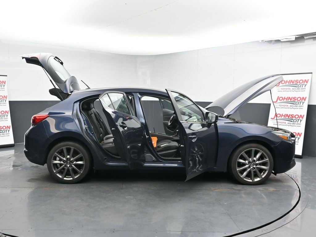 Used 2018 MAZDA MAZDA3 Touring image 27
