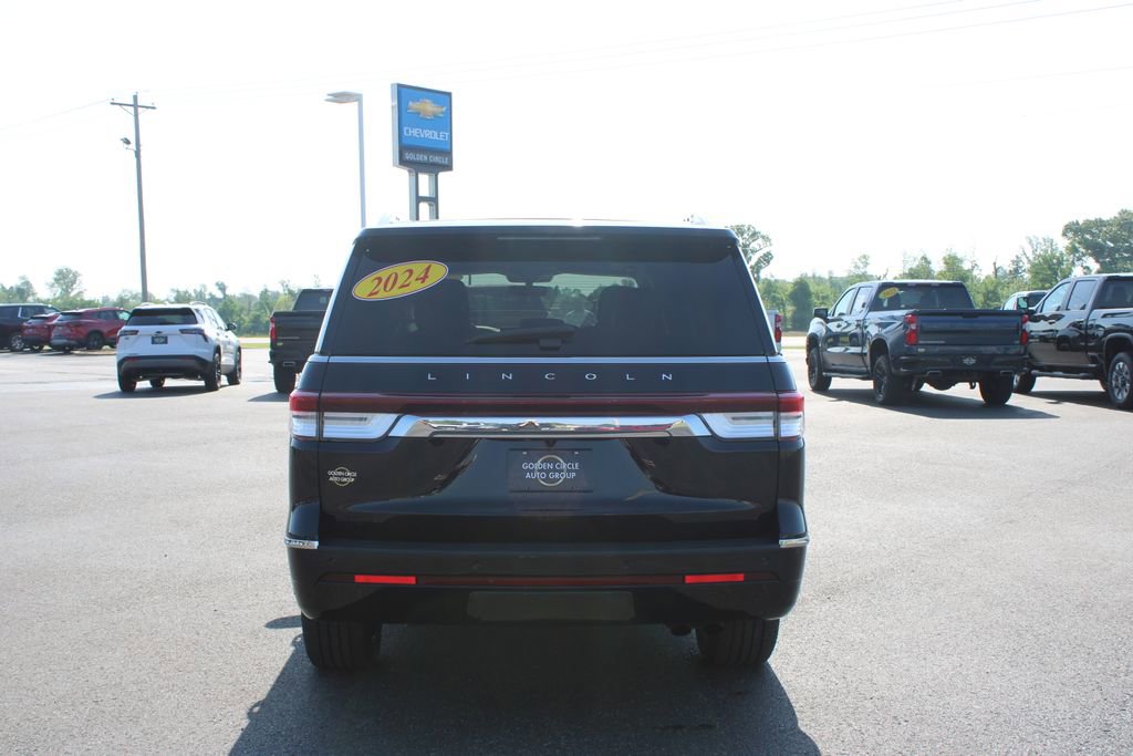 Used 2024 Lincoln Navigator L Reserve AWD/4WD image 8