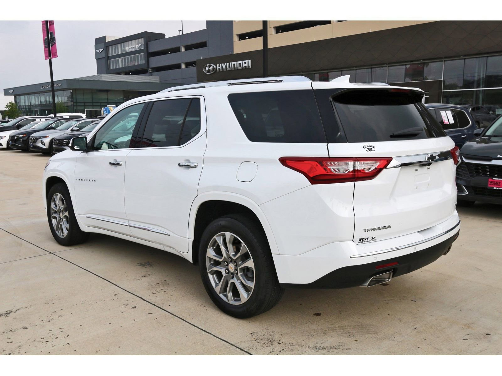 Used 2021 Chevrolet Traverse Premier w/ LPO, Floor Liner Package FWD image 6