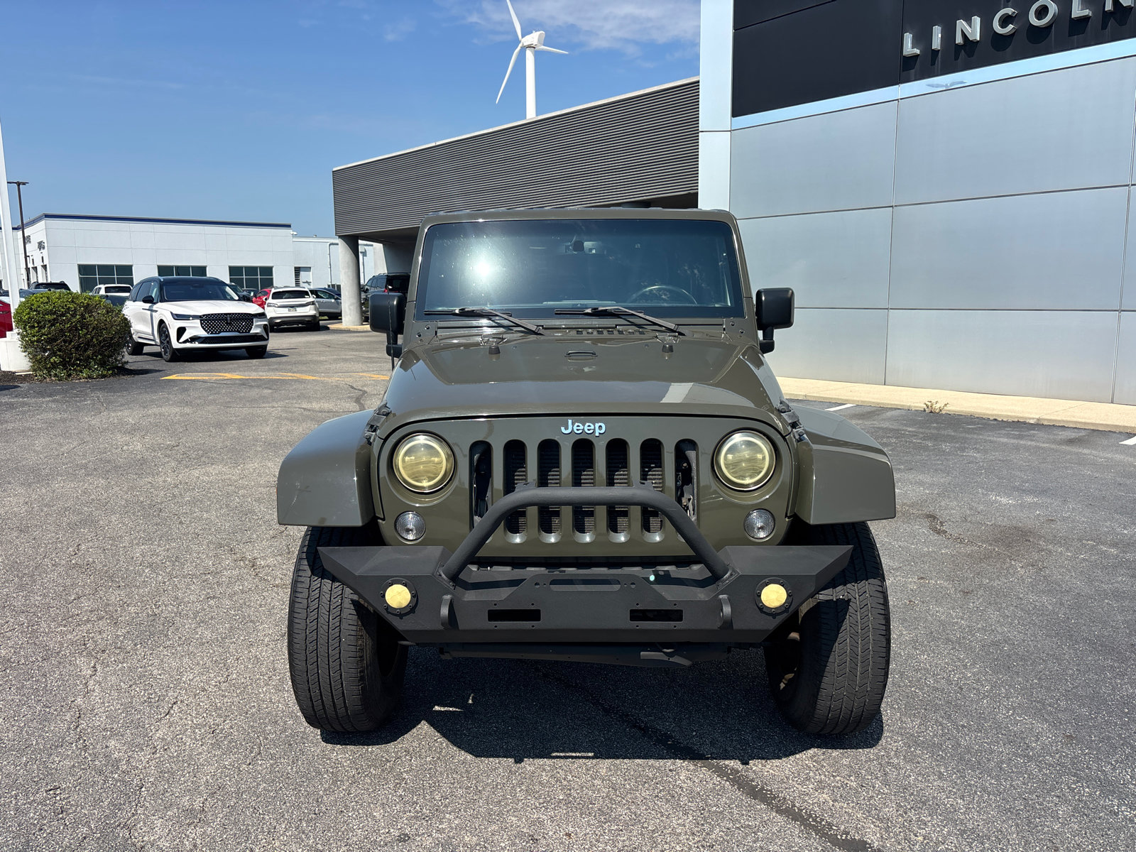 Used 2015 Jeep Wrangler Unlimited Sahara w/ Connectivity Group AWD/4WD image 2