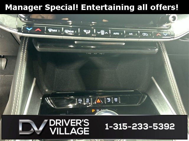 Used 2024 Jeep Wagoneer L 4WD w/ Premium Group I image 17