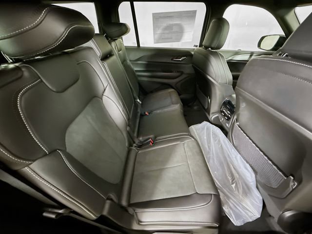 New 2025 Jeep Grand Cherokee L Altitude image 28