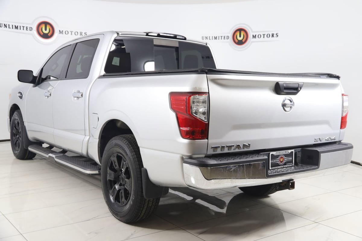 Used 2017 Nissan Titan SV AWD/4WD image 4