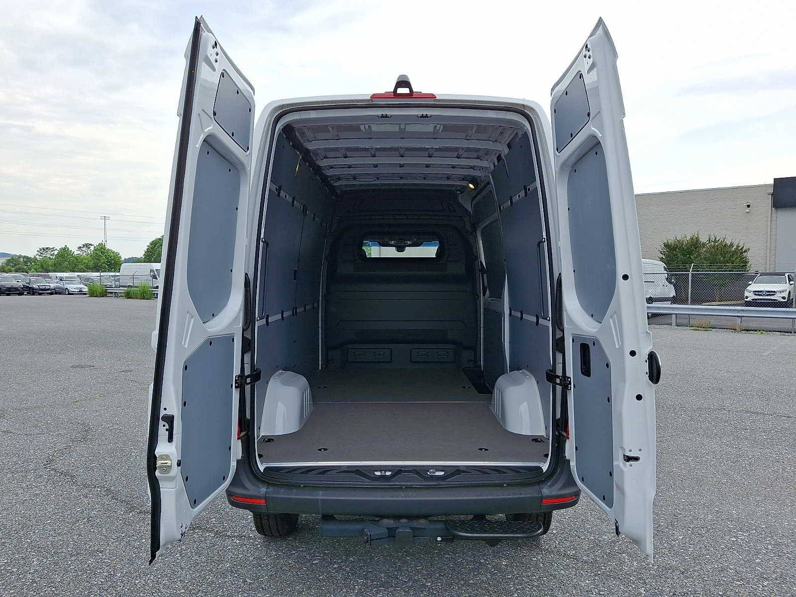Used 2025 Mercedes-Benz Sprinter 2500 image 10