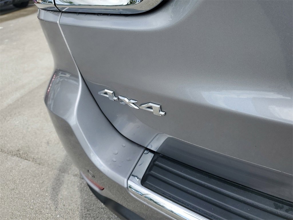 Used 2019 Jeep Grand Cherokee Limited image 6