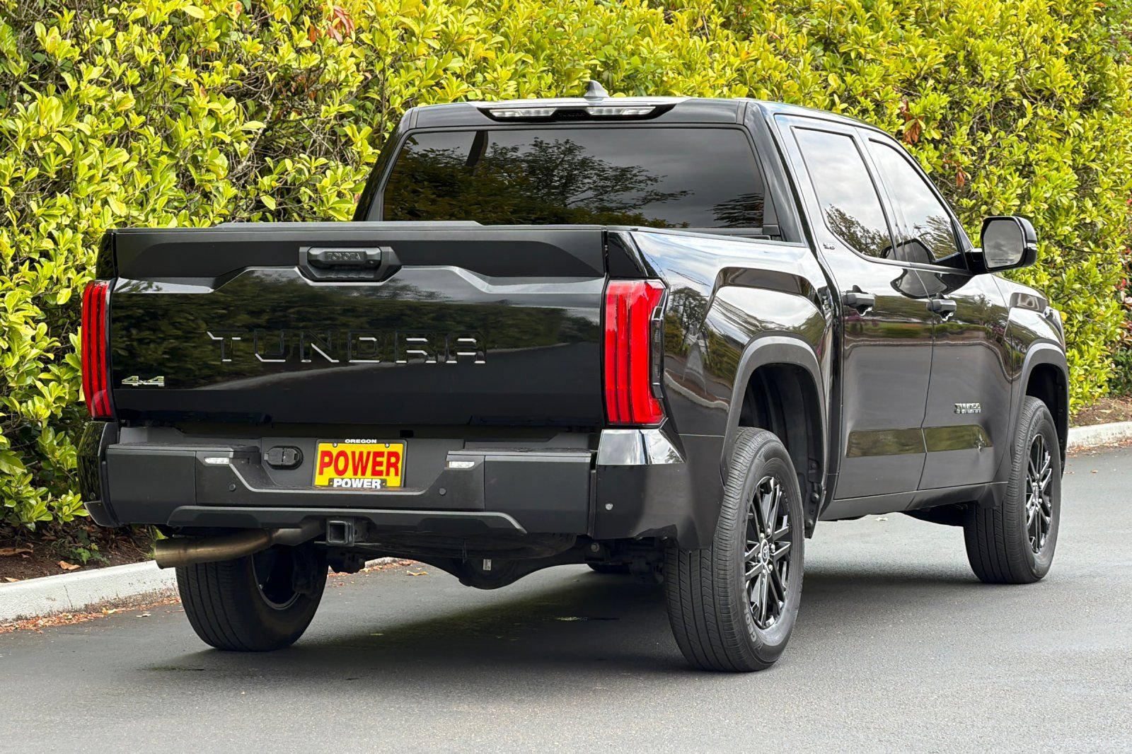 Used 2024 Toyota Tundra SR5 w/ SR5 Convenience Package AWD/4WD image 4