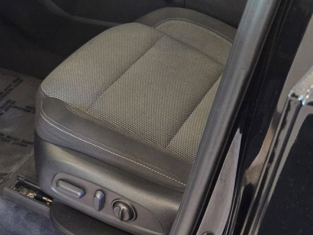 Certified 2023 Chevrolet Traverse LT w/ LPO, Floor Liner Package AWD/4WD image 24