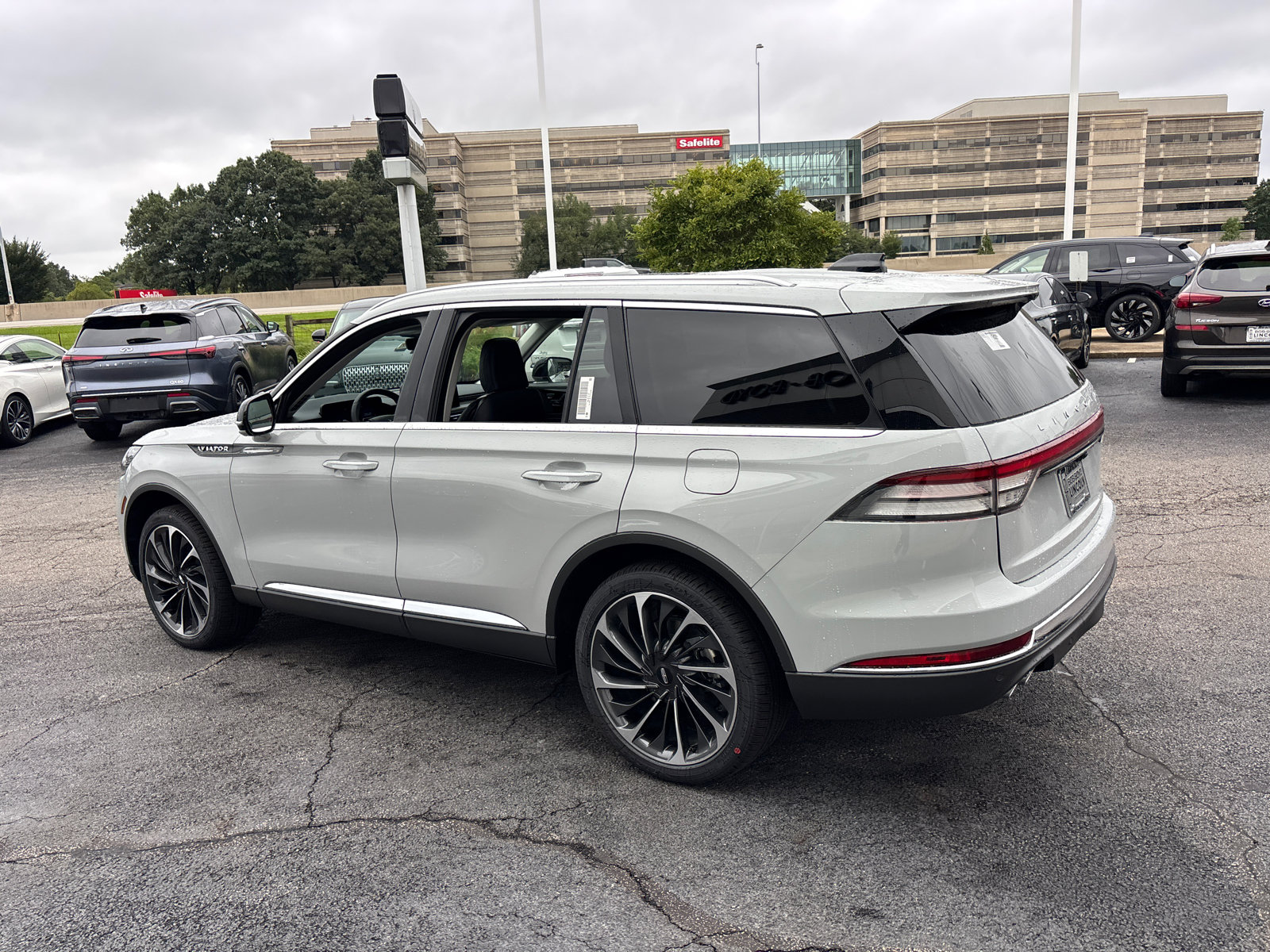 New 2027 Lincoln Aviator Reserve AWD/4WD image 5