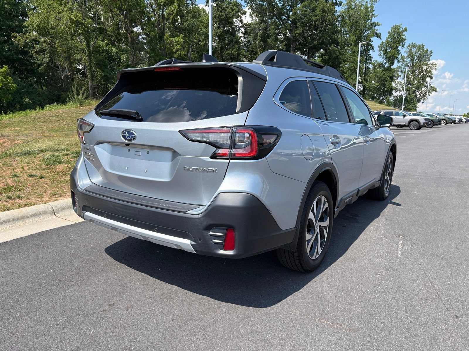 Used 2021 Subaru Outback Limited w/ Popular Package #2 AWD/4WD image 9