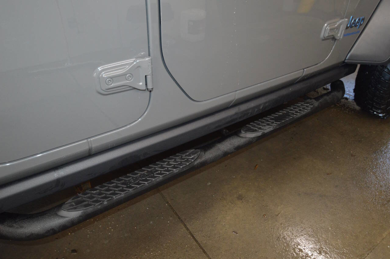 Used 2023 Jeep Wrangler Unlimited w/ Cold Weather Group image 8