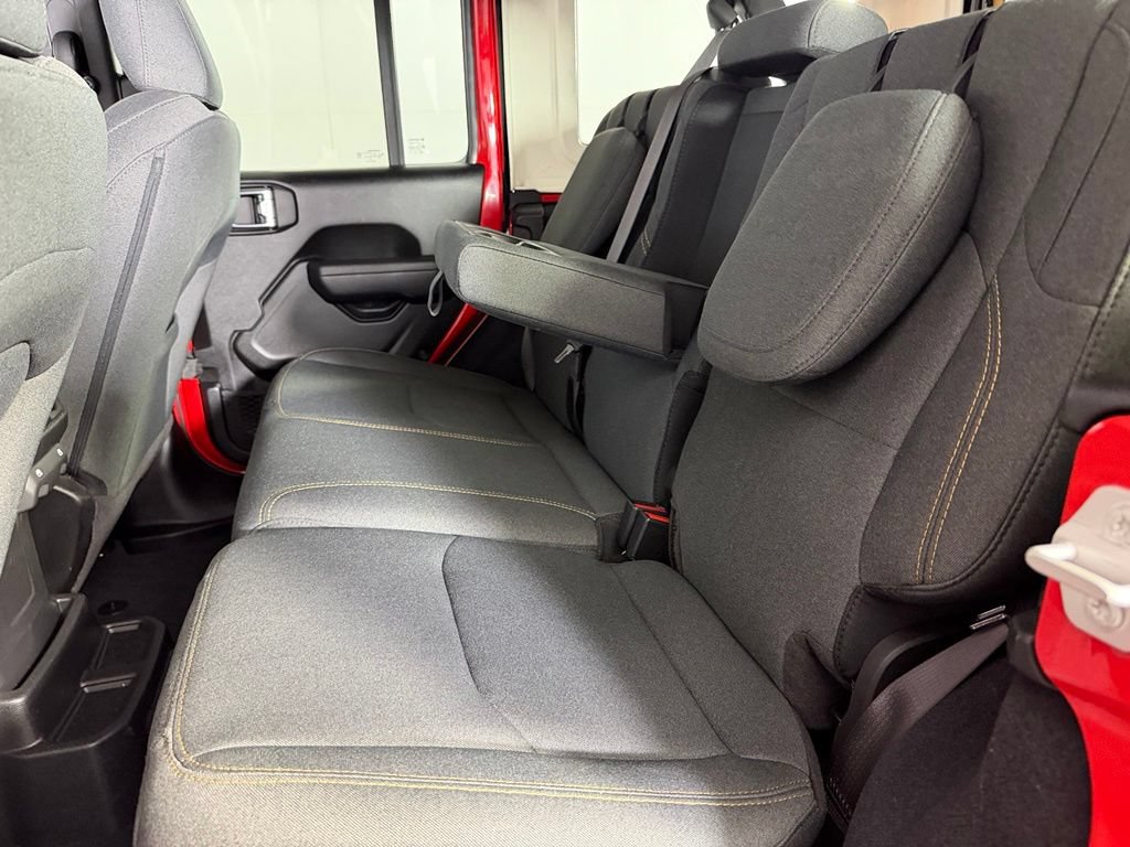 Used 2024 Jeep Wrangler Unlimited AWD/4WD image 24