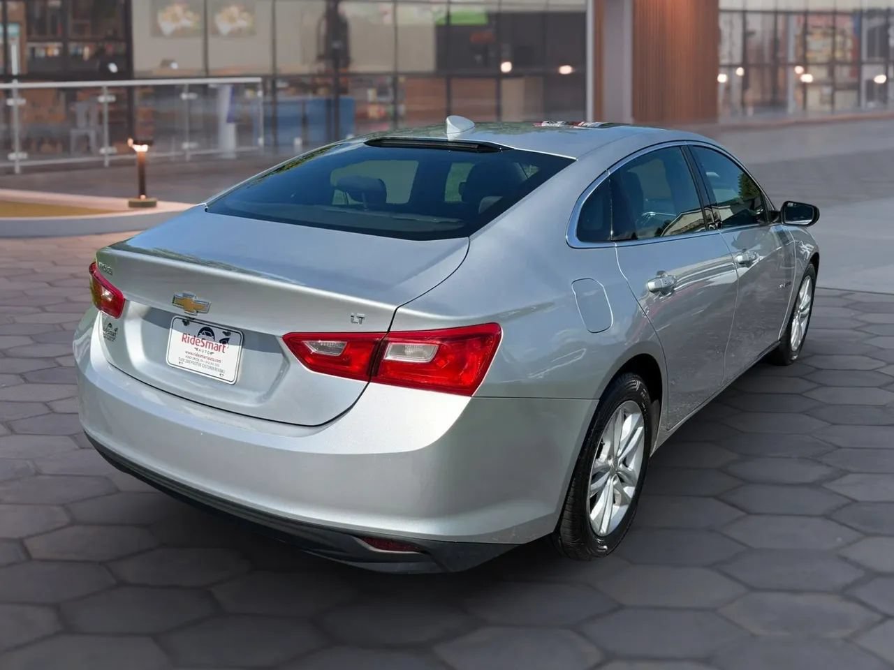 Used 2018 Chevrolet Malibu LT FWD image 10