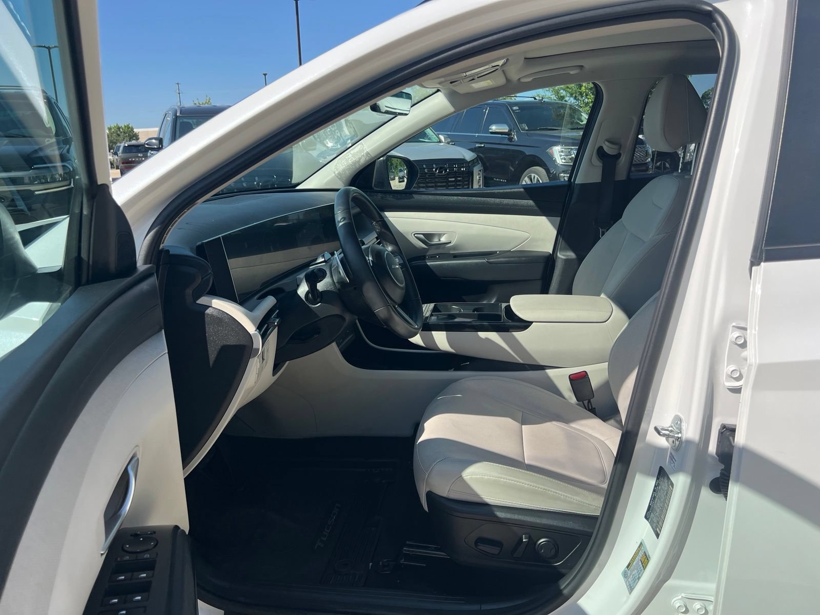 Used 2025 Hyundai Tucson SEL AWD/4WD image 24