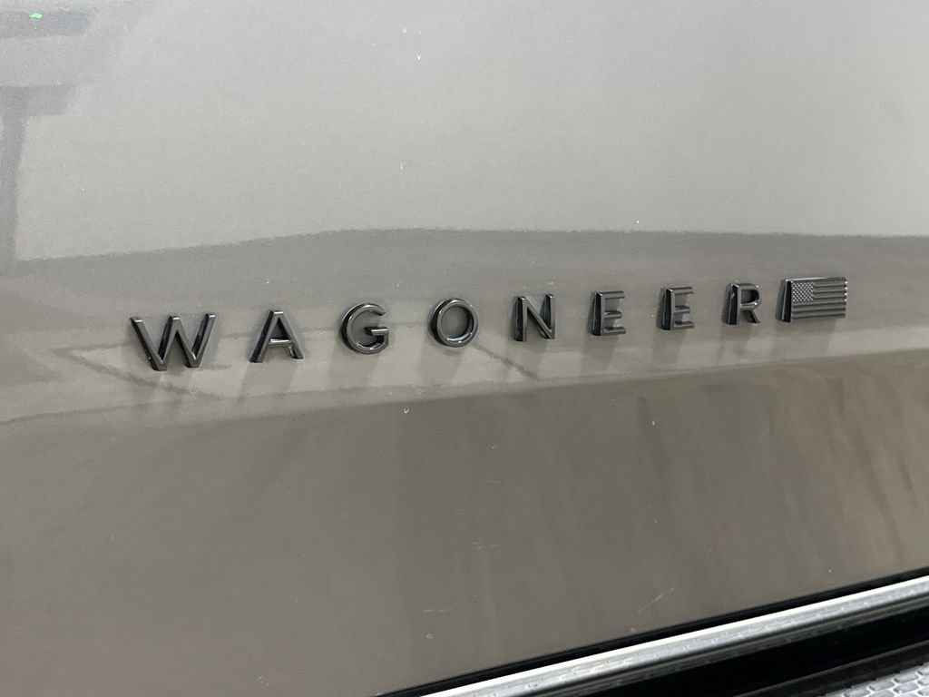 Used 2023 Jeep Wagoneer Series II AWD/4WD image 28