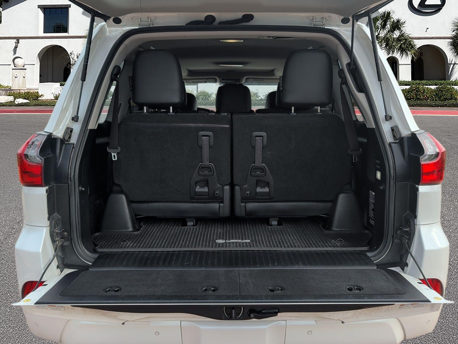 Used 2019 Lexus LX 570 4WD w/ Luxury Package image 28