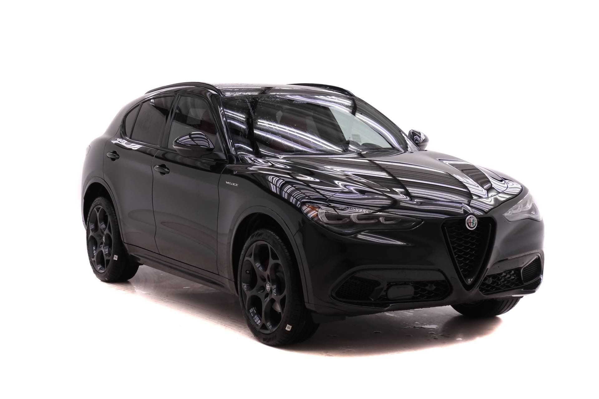 New 2026 Alfa Romeo Stelvio Sprint AWD/4WD image 2