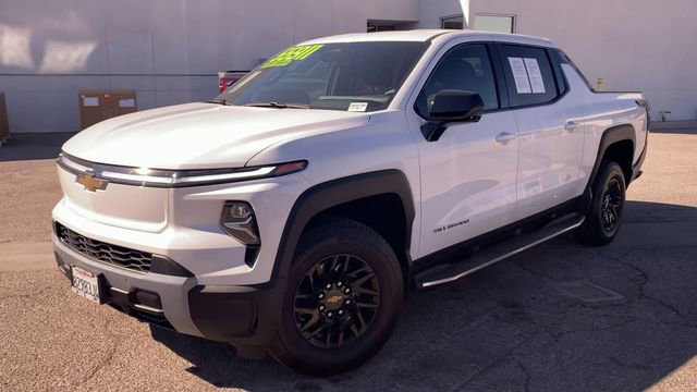 Certified 2026 Chevrolet Silverado EV LT image 4