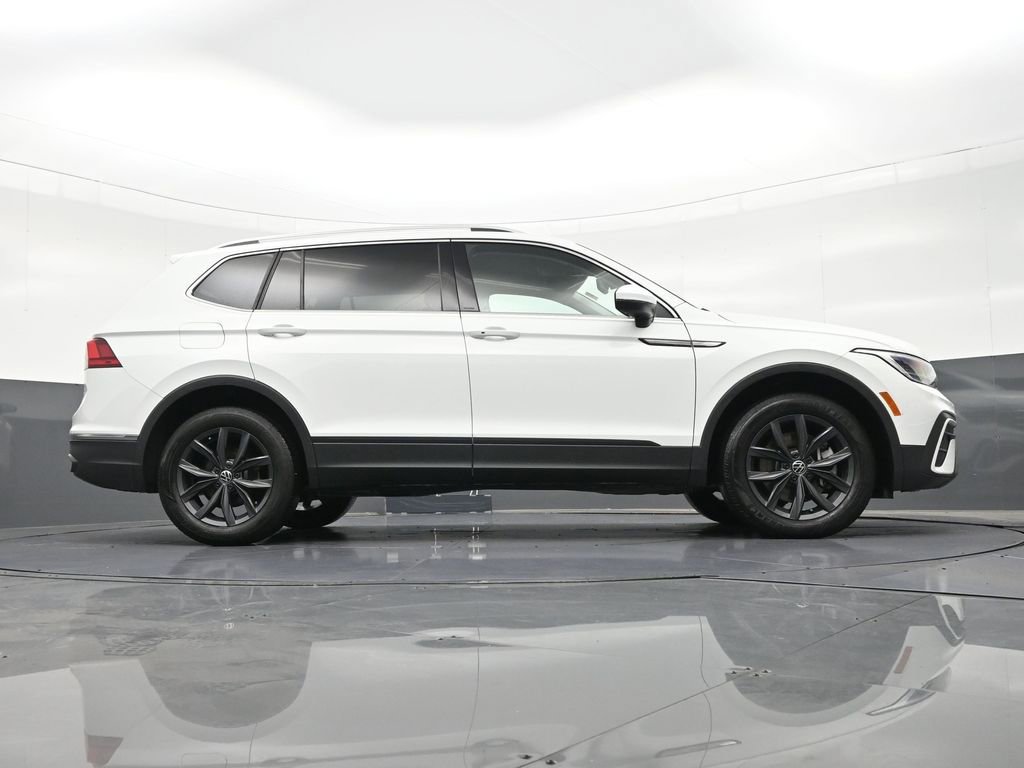 Used 2024 Volkswagen Tiguan SE FWD image 28