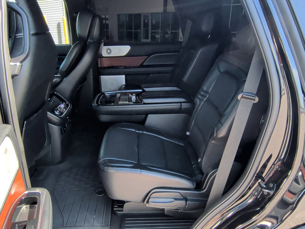Used 2020 Lincoln Navigator Reserve w/ Luxury Package RWD image 37