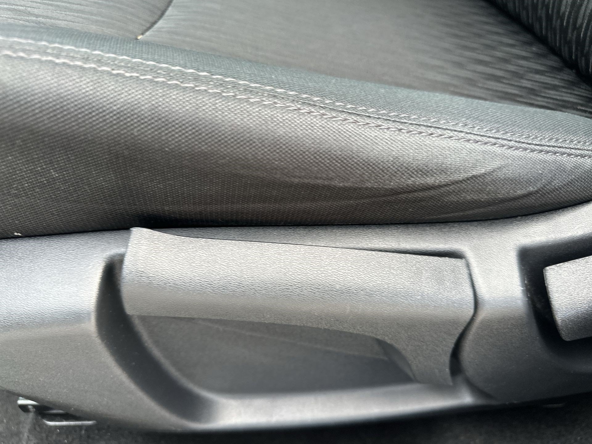 Used 2020 Nissan Rogue S w/ Special Edition Package FWD image 14