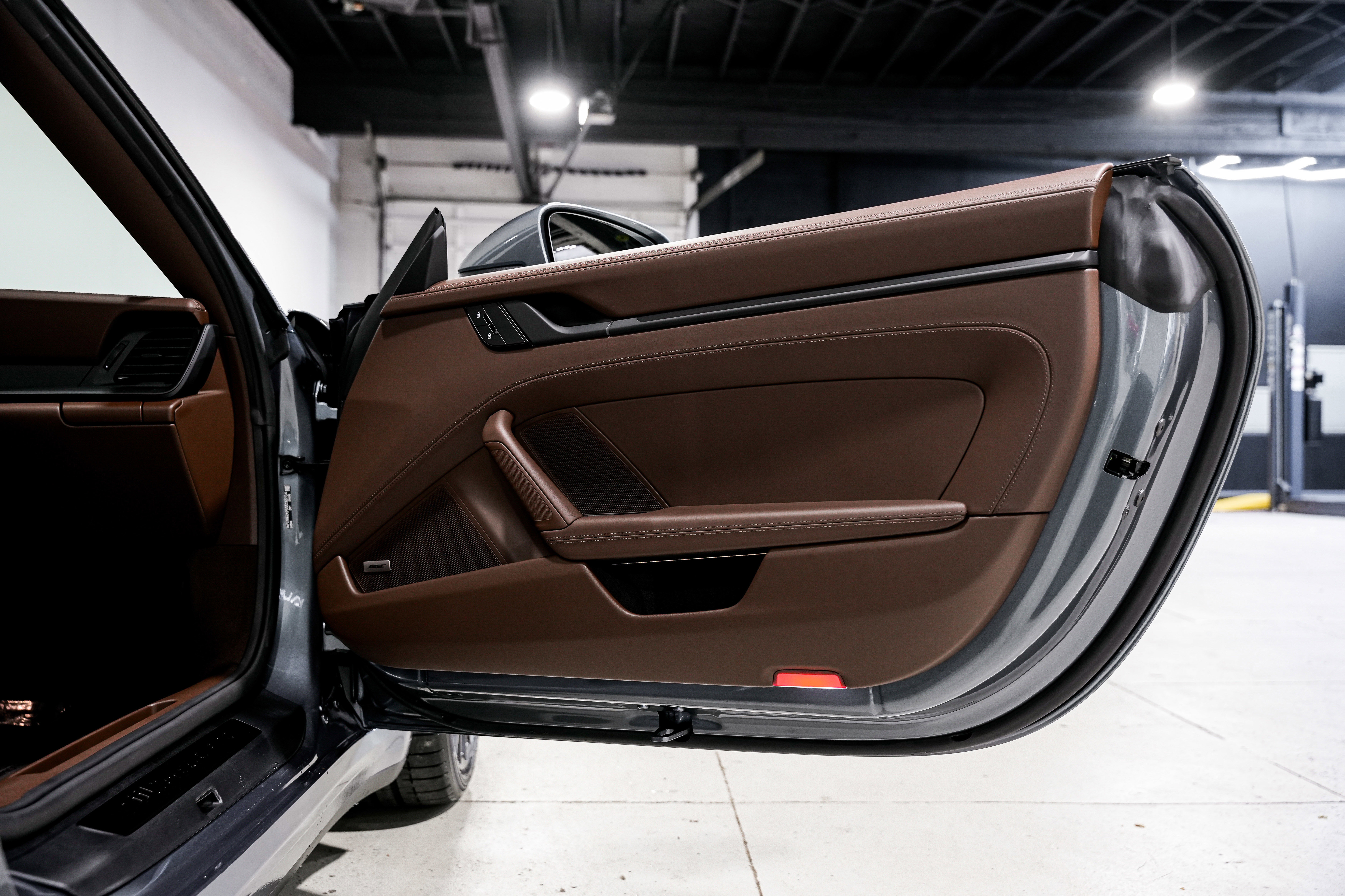 Used 2025 Porsche 911 Targa 4 GTS image 31