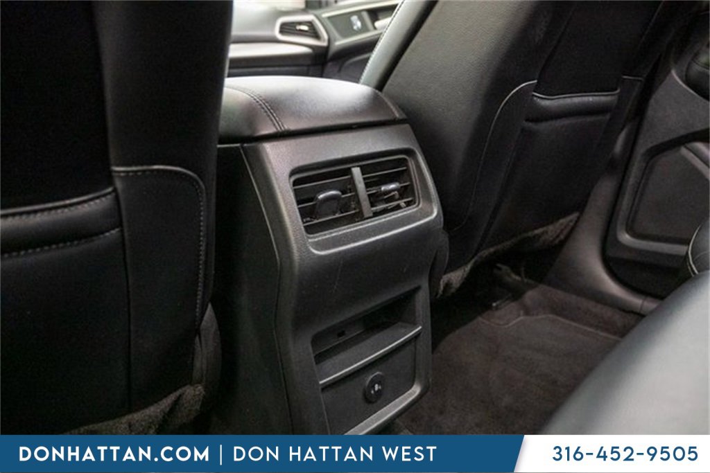 Used 2023 Ford Edge SEL image 25
