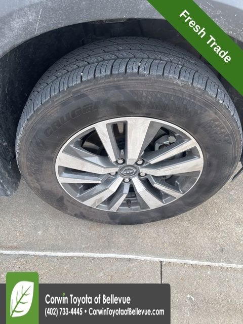 Used 2025 Nissan Pathfinder SL image 14