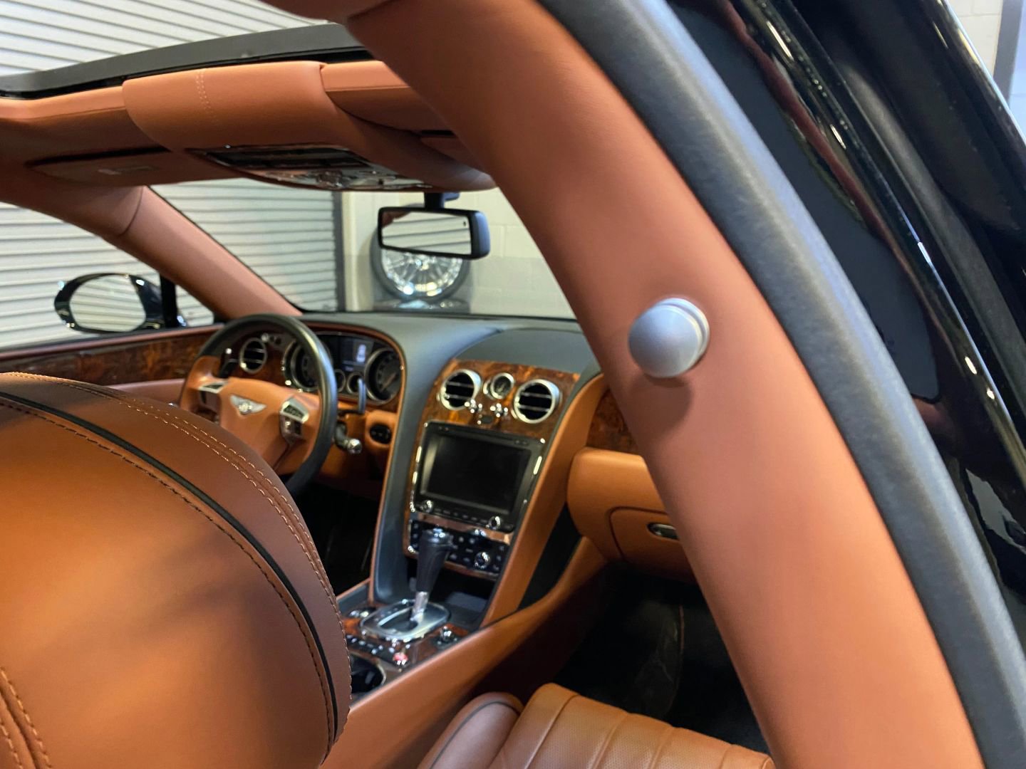 Used 2015 Bentley Flying Spur V8 AWD/4WD image 34