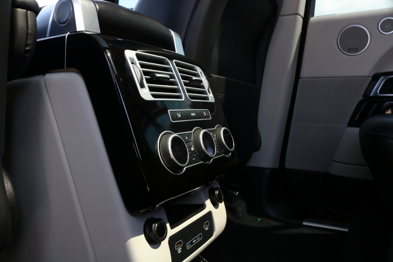 Used 2017 Land Rover Range Rover Supercharged image 42