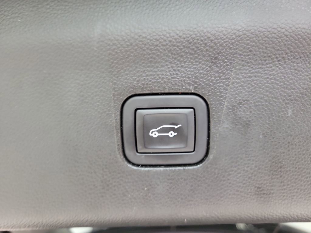 Used 2023 Buick Enclave Essence w/ Experience Buick Package AWD/4WD image 16