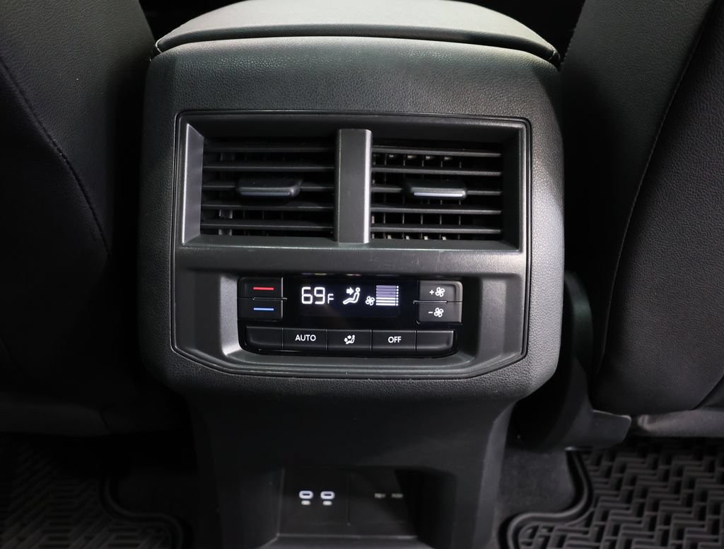 Certified 2023 Volkswagen Atlas SE w/ Panoramic Sunroof Package AWD/4WD image 25