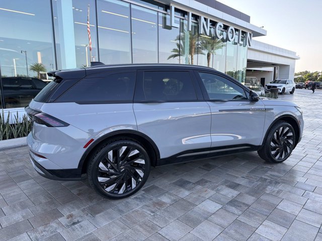 New 2026 Lincoln Nautilus Reserve w/ Jet Appearance Package AWD/4WD image 2