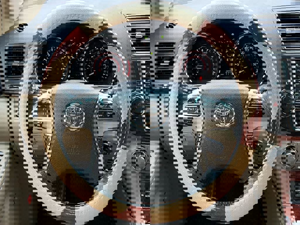 Used 2013 Toyota Highlander Limited image 17