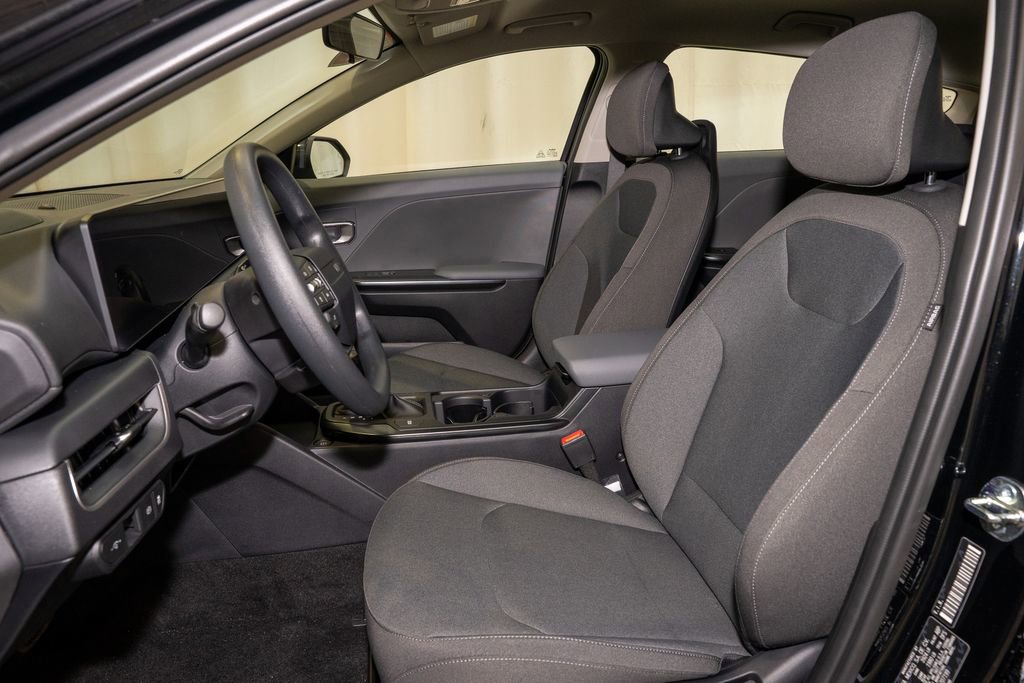 New 2025 Kia K4 LXS image 11