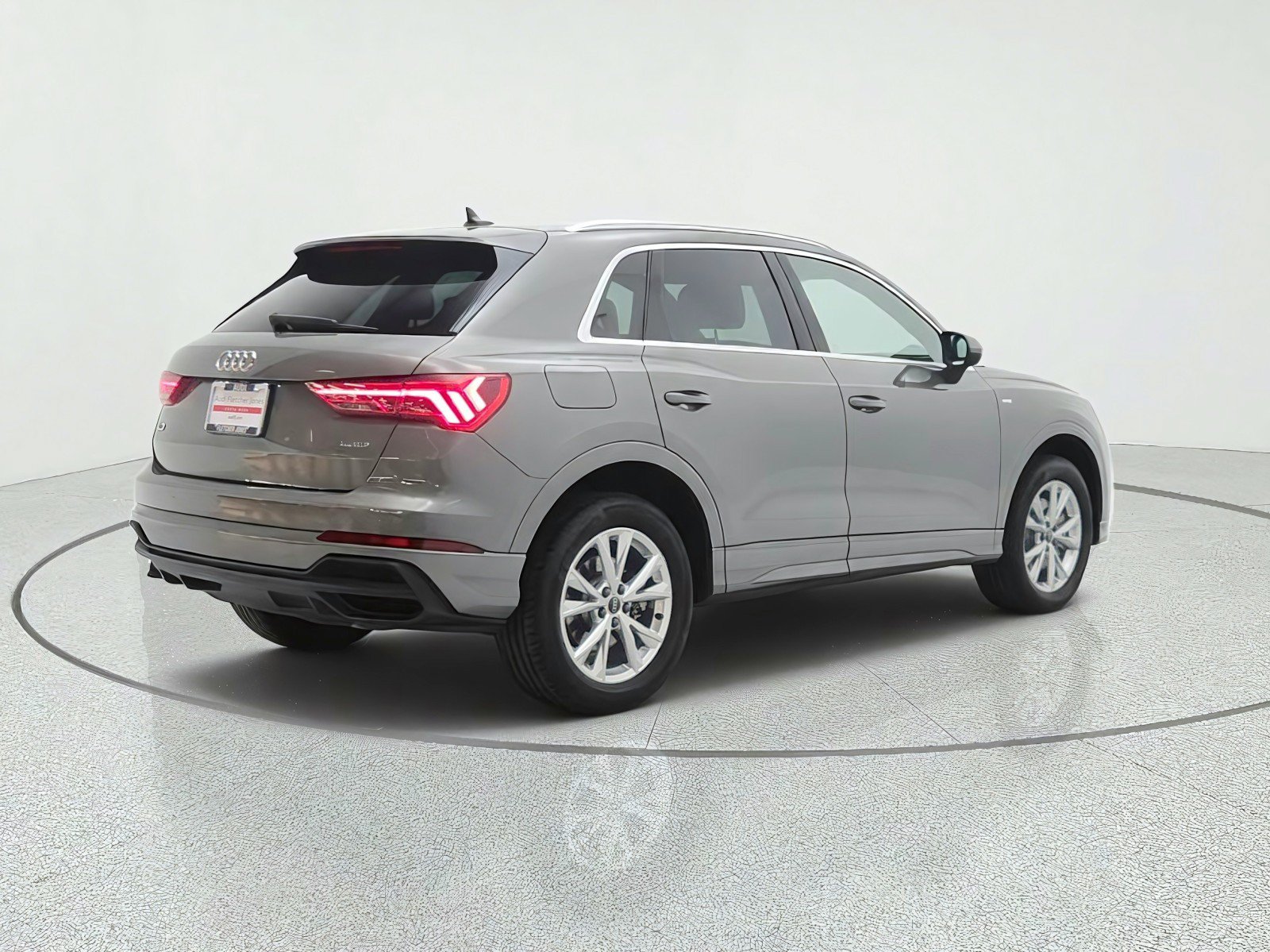 Used 2024 Audi Q3 2.0T Premium w/ Convenience Package AWD/4WD image 6