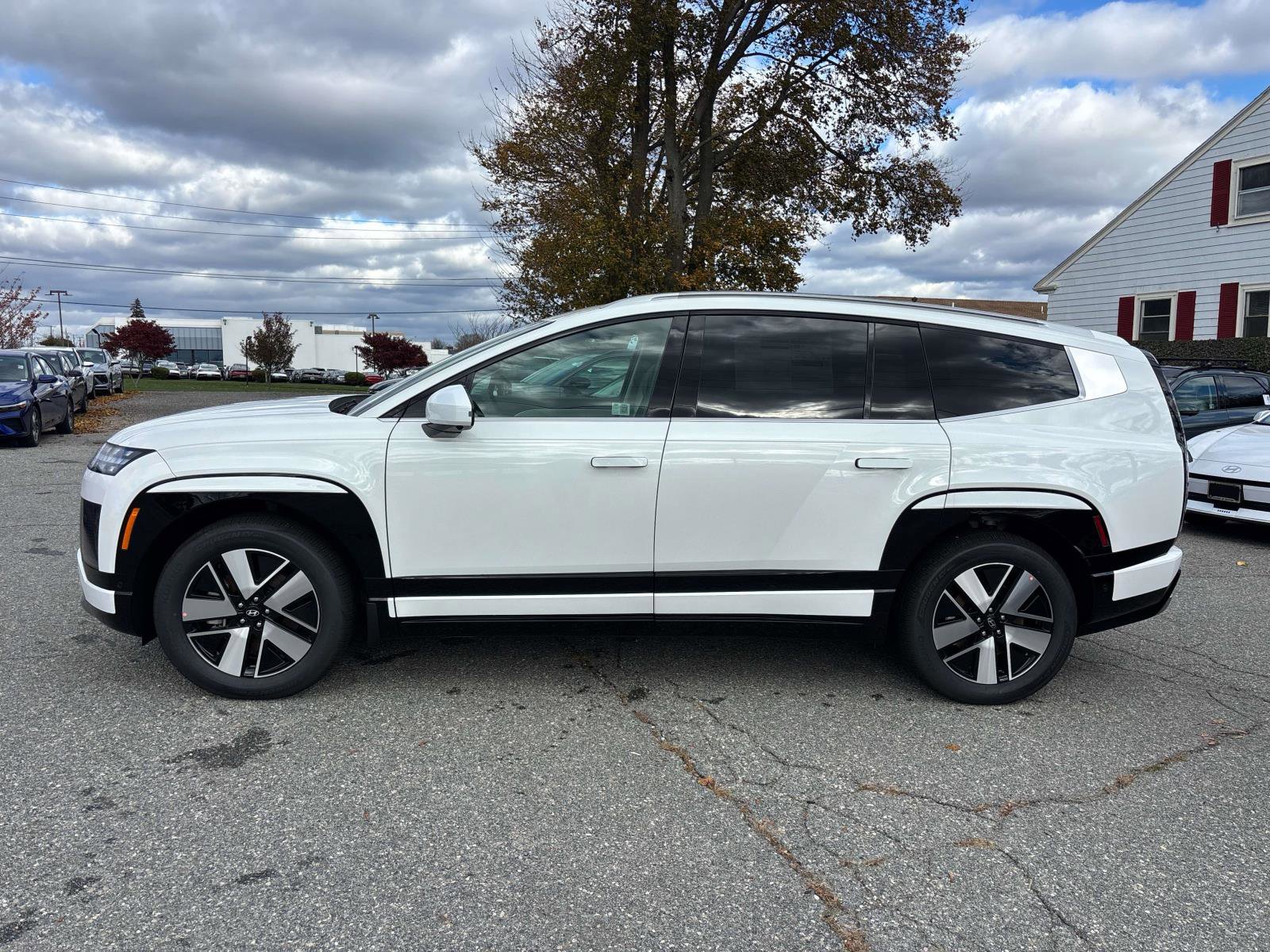 New 2026 Hyundai Ioniq 9 SEL image 2