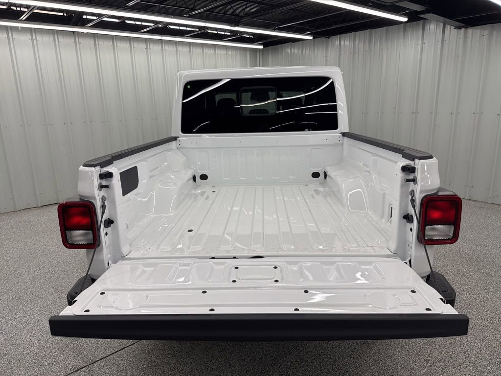 New 2026 Jeep Gladiator Sport image 9