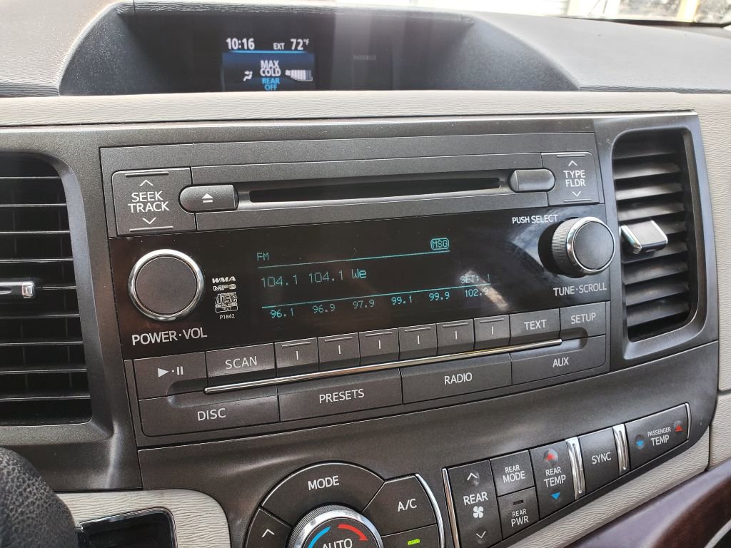 Used 2012 Toyota Sienna XLE FWD image 20