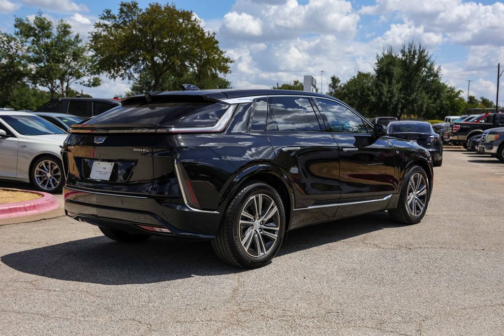 Used 2024 Cadillac Lyriq Luxury AWD/4WD image 4
