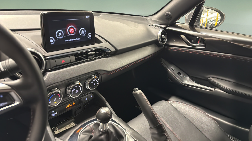 Used 2019 MAZDA MX-5 Miata RF Grand Touring w/ GT-S Package RWD image 23