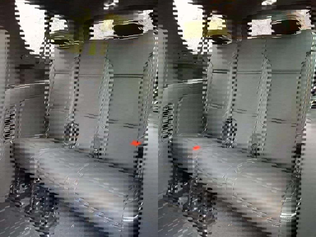 New 2026 Chevrolet Suburban Premier image 16