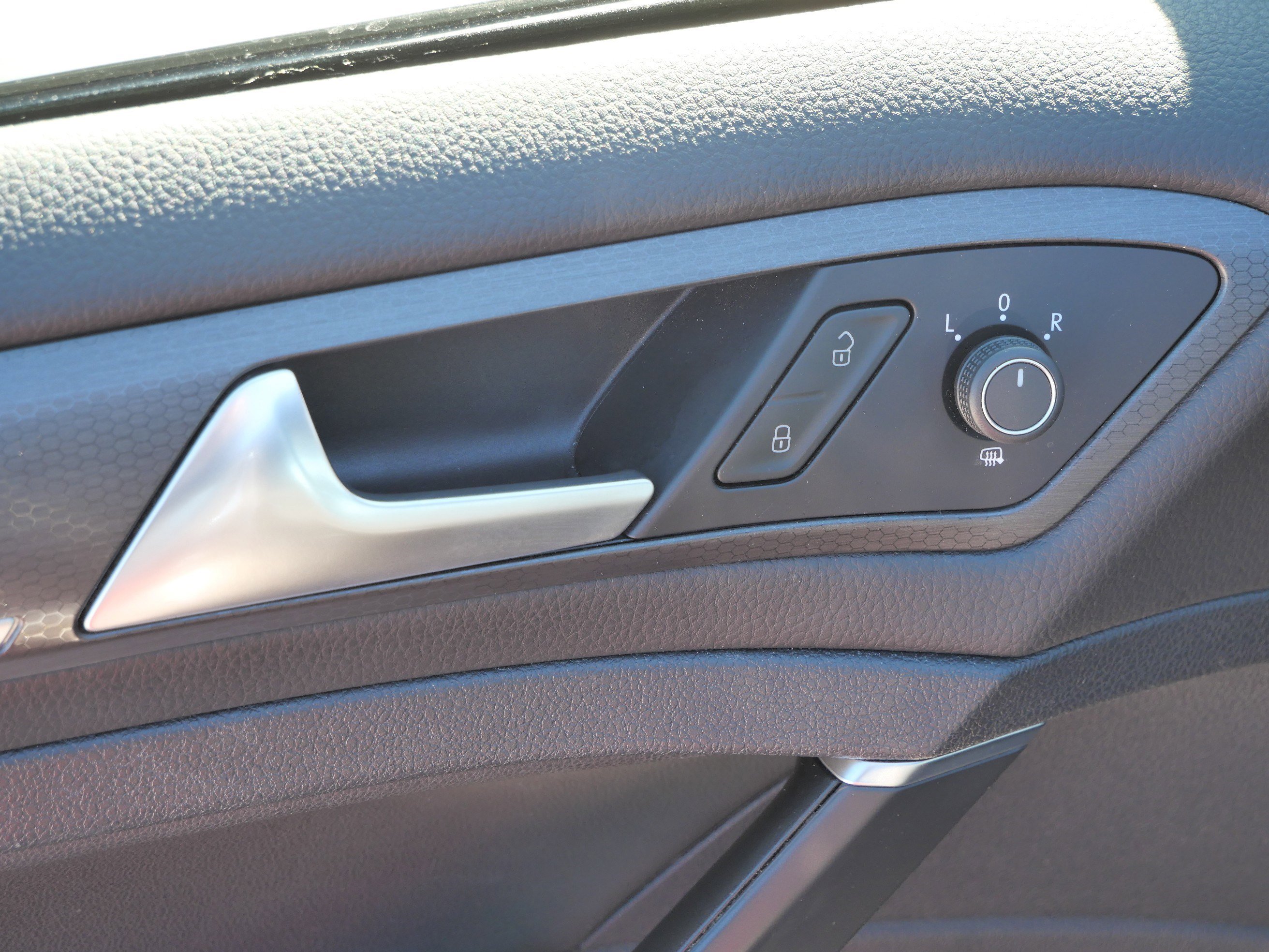 Used 2021 Volkswagen GTI SE image 19